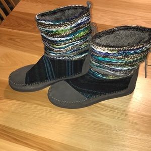 Toms suede/fabric boots size 11 NWOT